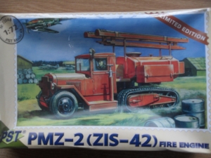 PST 1/72 72048 PMZ-2  ZIS-42  FIRE ENGINE